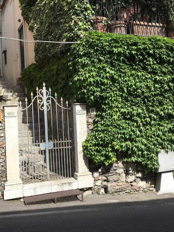 タオルミーナ Rocca Castello Bed & Breakfast エクステリア 写真