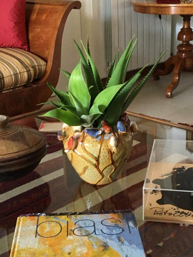 タオルミーナ Rocca Castello Bed & Breakfast エクステリア 写真